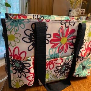 Thirty one bag with zipper closure